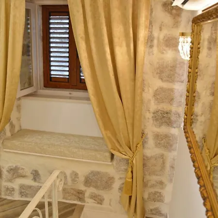 Madonna Della Strada A1 *