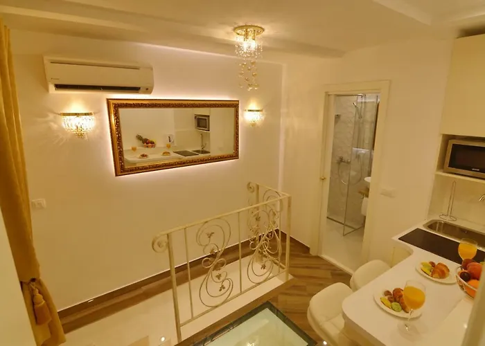 Madonna Della Strada A1 *