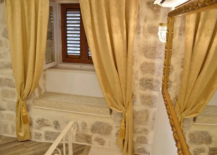 Madonna Della Strada A1 *